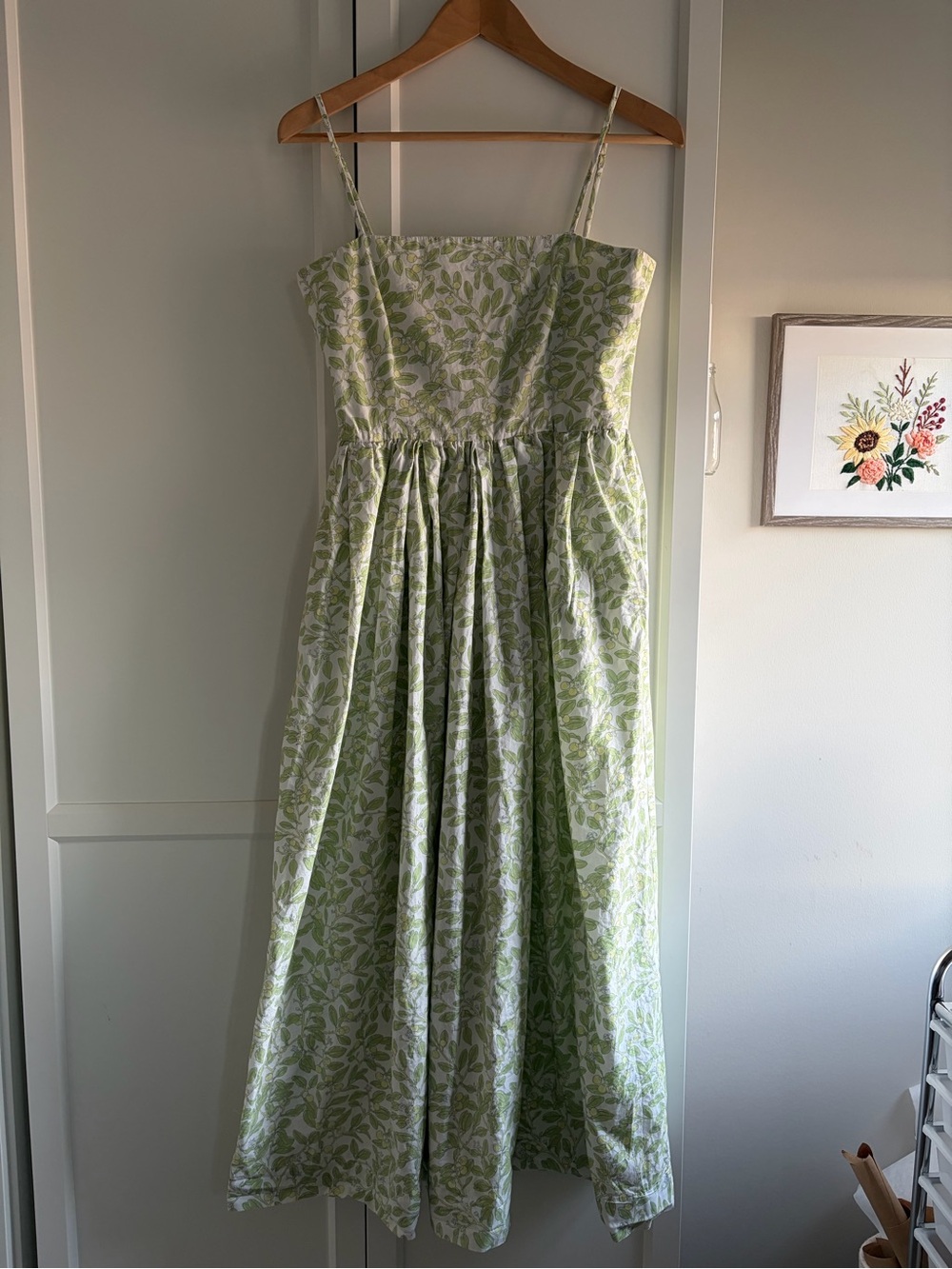 Coco Shop Skinny-Strap Poof Dress in Green